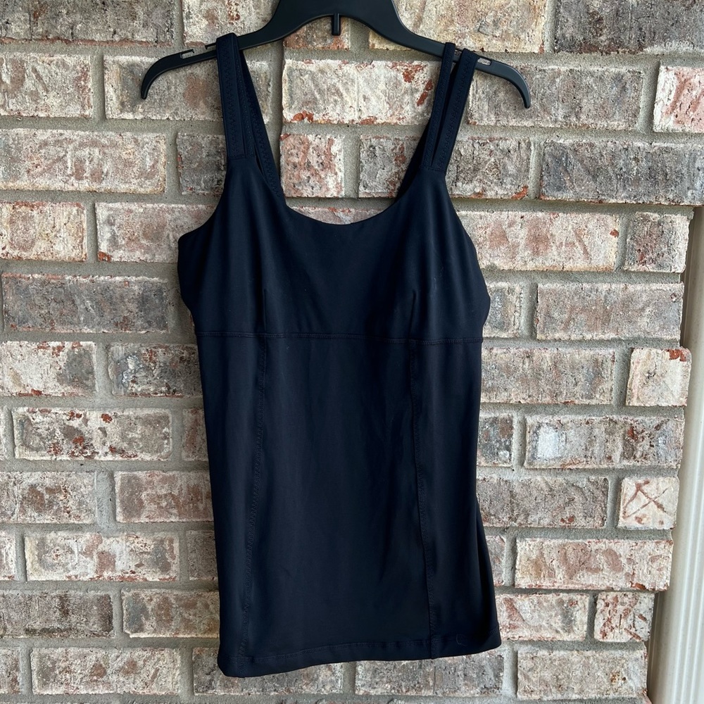 🍒💣 Lululemon black sports bra/ bathing suit style top